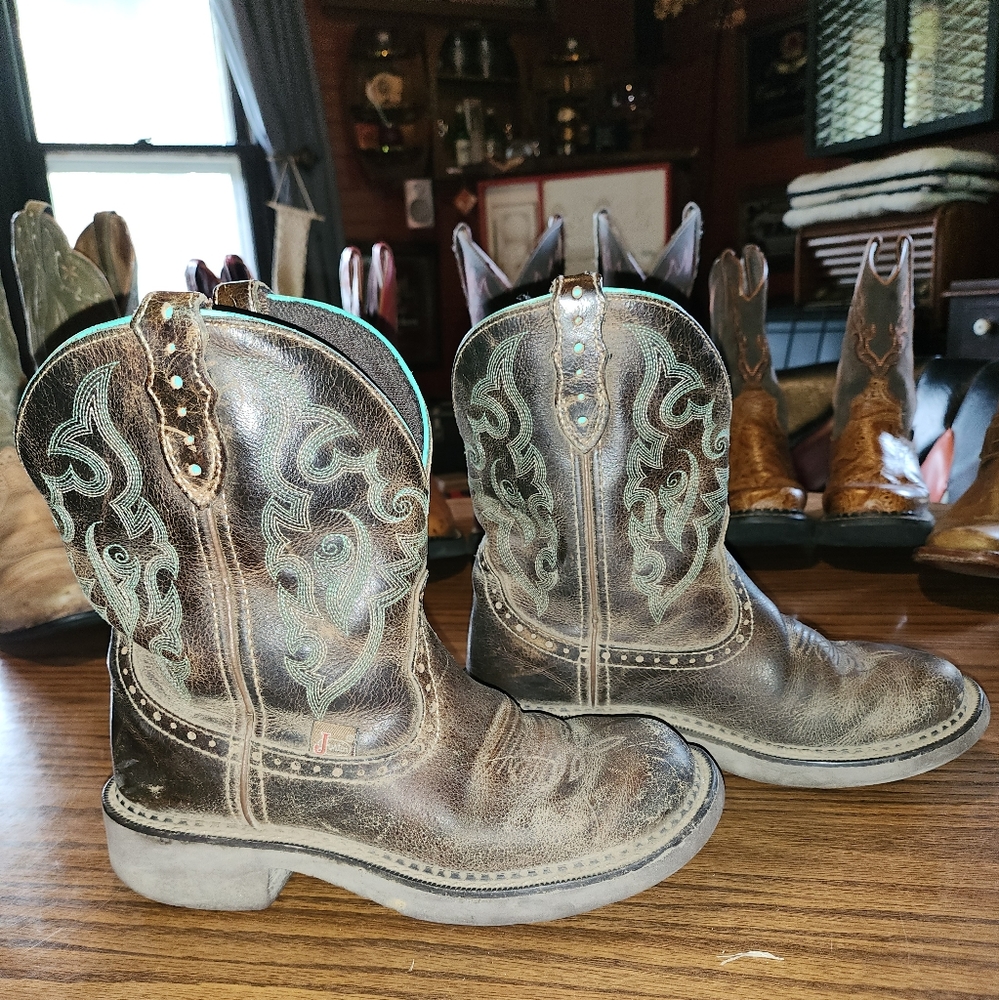 Woman's Justin Gypy Turquoise Cowboy Boots 7B